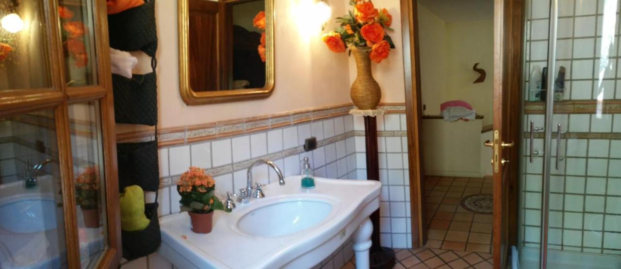 Room In Villa - Room In The Hills With Garden And Sea View San Salvatore  Exterior photo